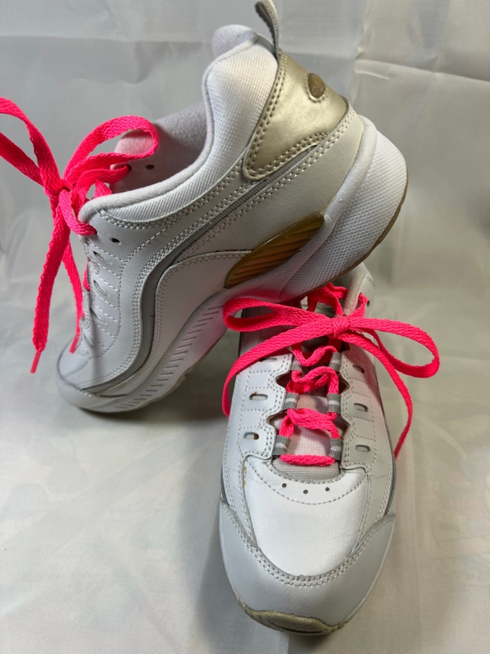 Easy Spirit White Athletic Sneakers with Hot Pink Laces